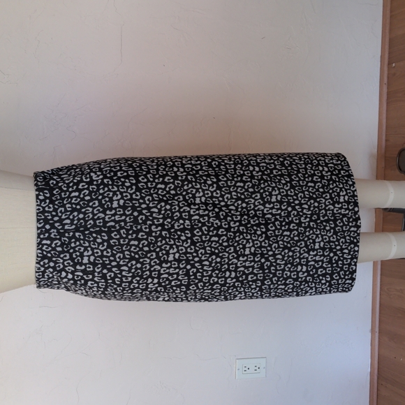 Black & white animal print knit pencil skirt - Picture 5 of 8